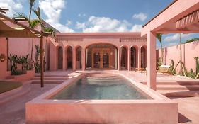 Villa Ella June